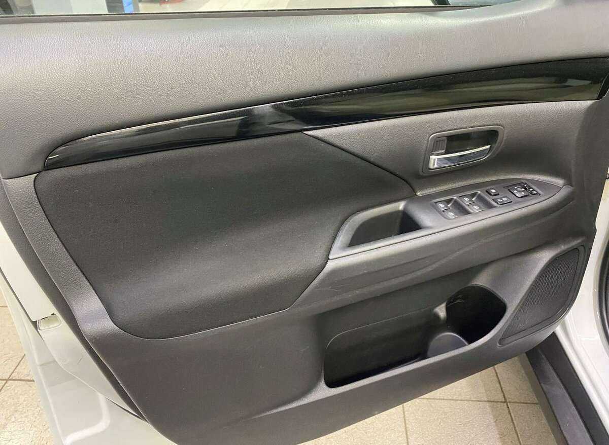 Mitsubishi Outlander 2021 года с пробегом. Фото: #7