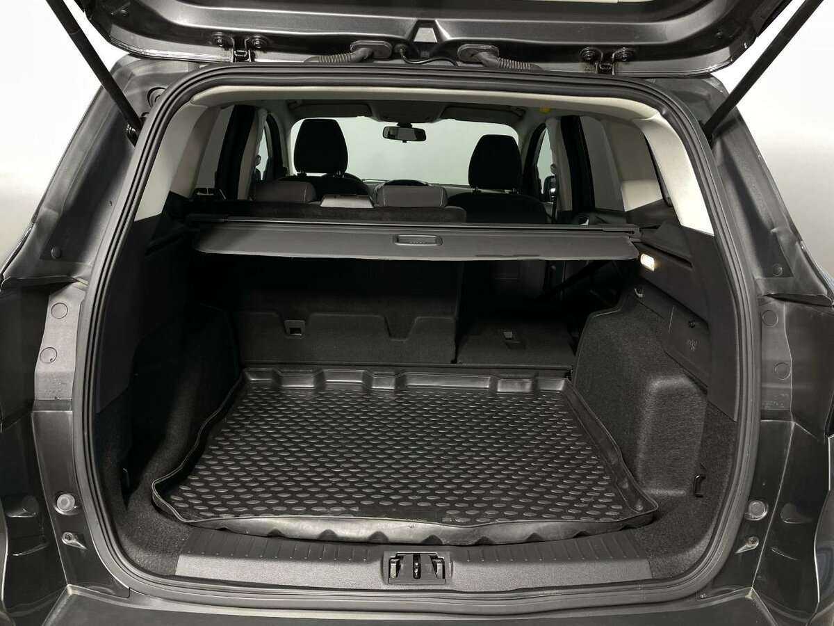 Б/У Форд Куга 2017 года. Фото: #17