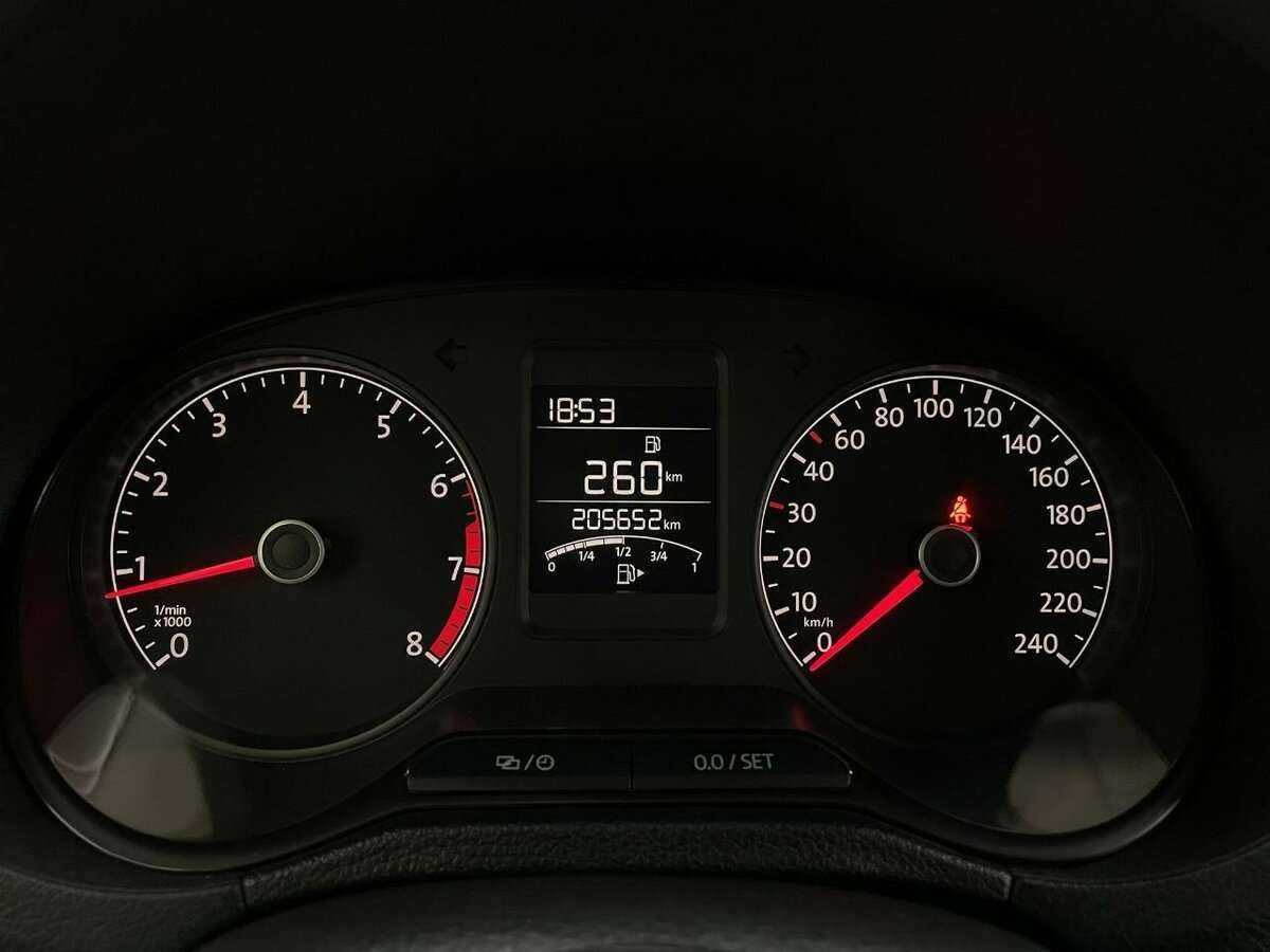 Б/У Фольксваген Поло 2015 года. Фото: #9