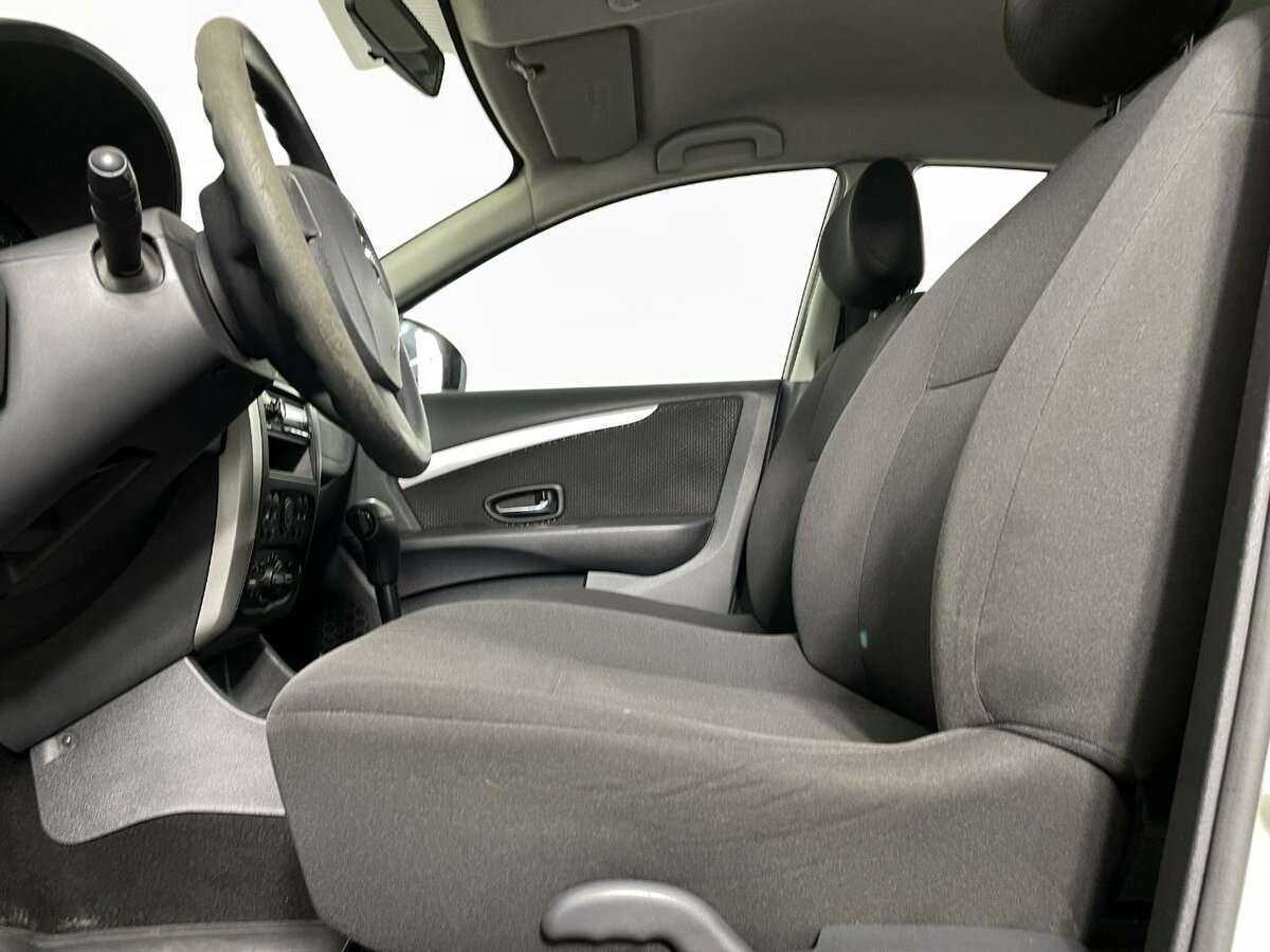 Б/У Ниссан Альмера 2013 года. Фото: #9