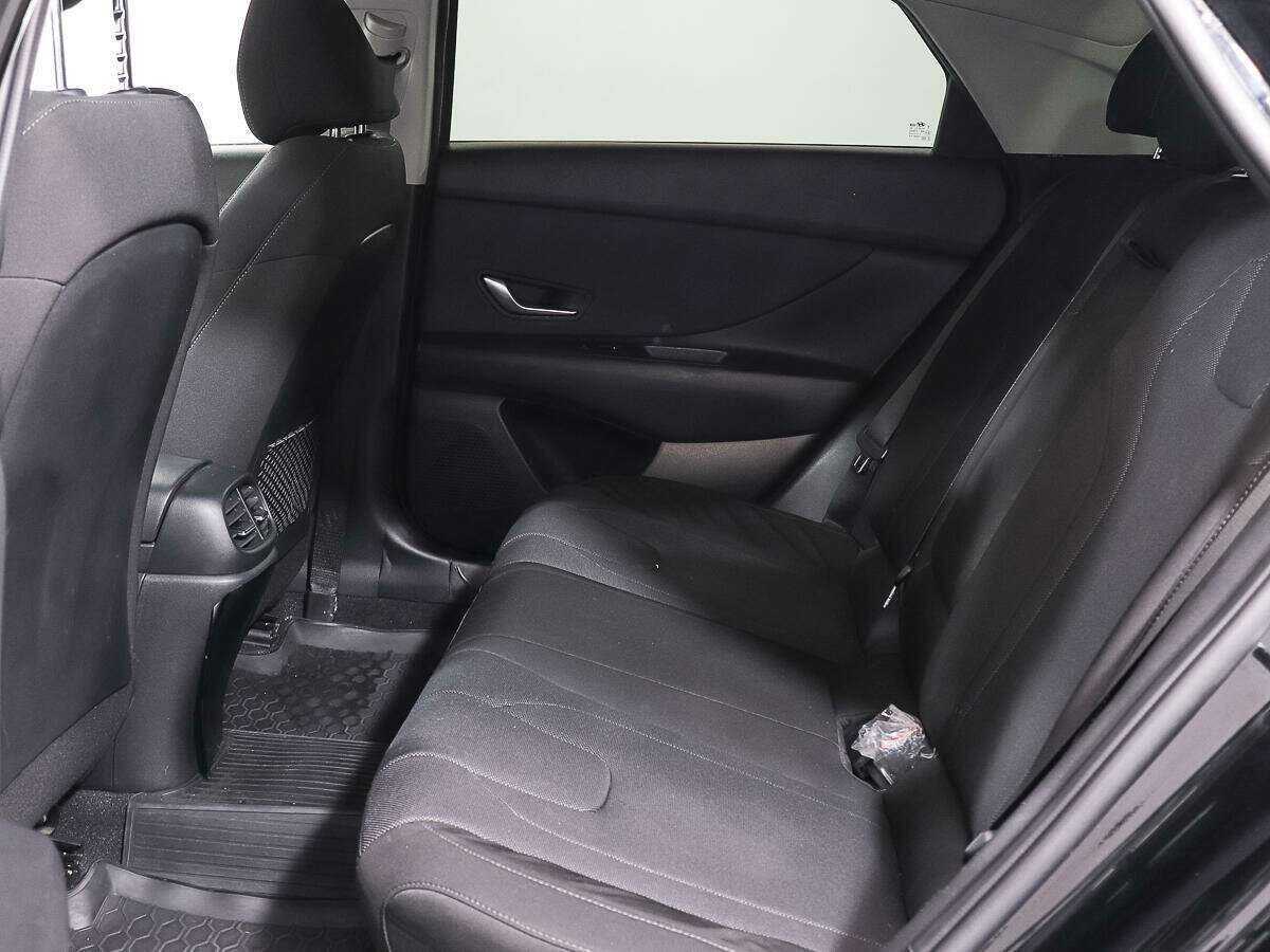 Hyundai Elantra 2021 года с пробегом. Фото: #9