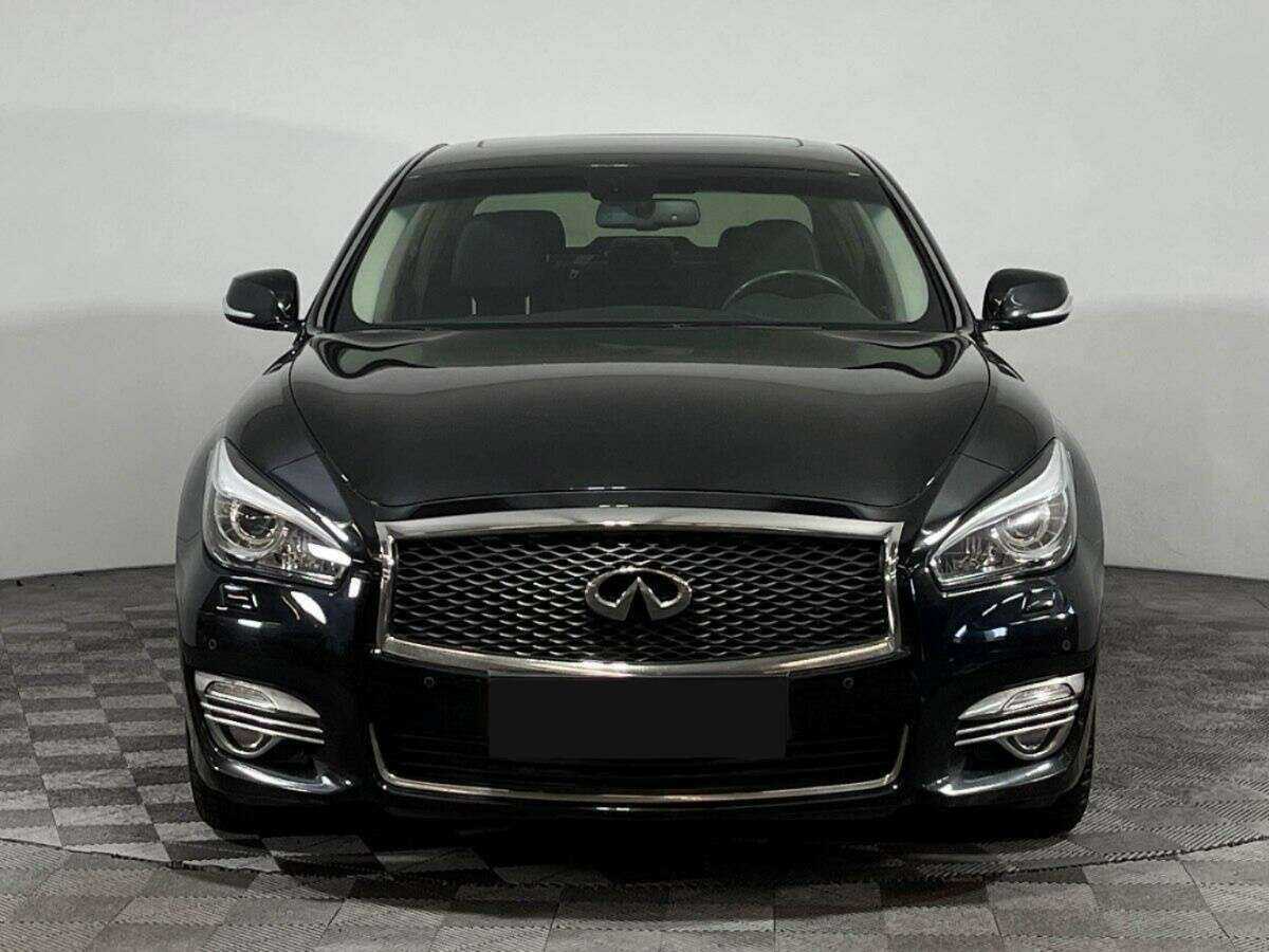 Infiniti Q70 2016 года с пробегом. Фото: #1