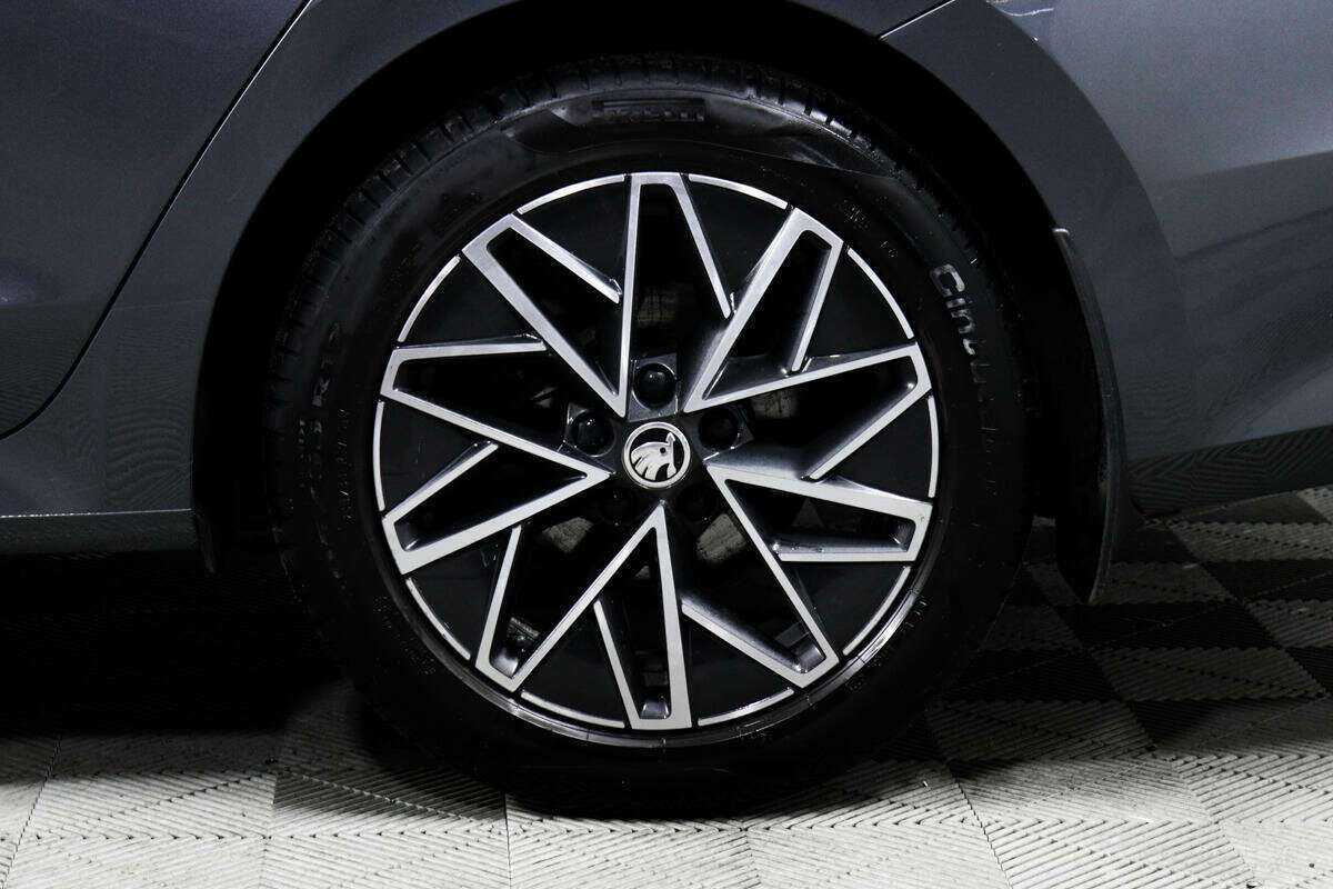 Skoda Octavia 2021 года с пробегом. Фото: #12