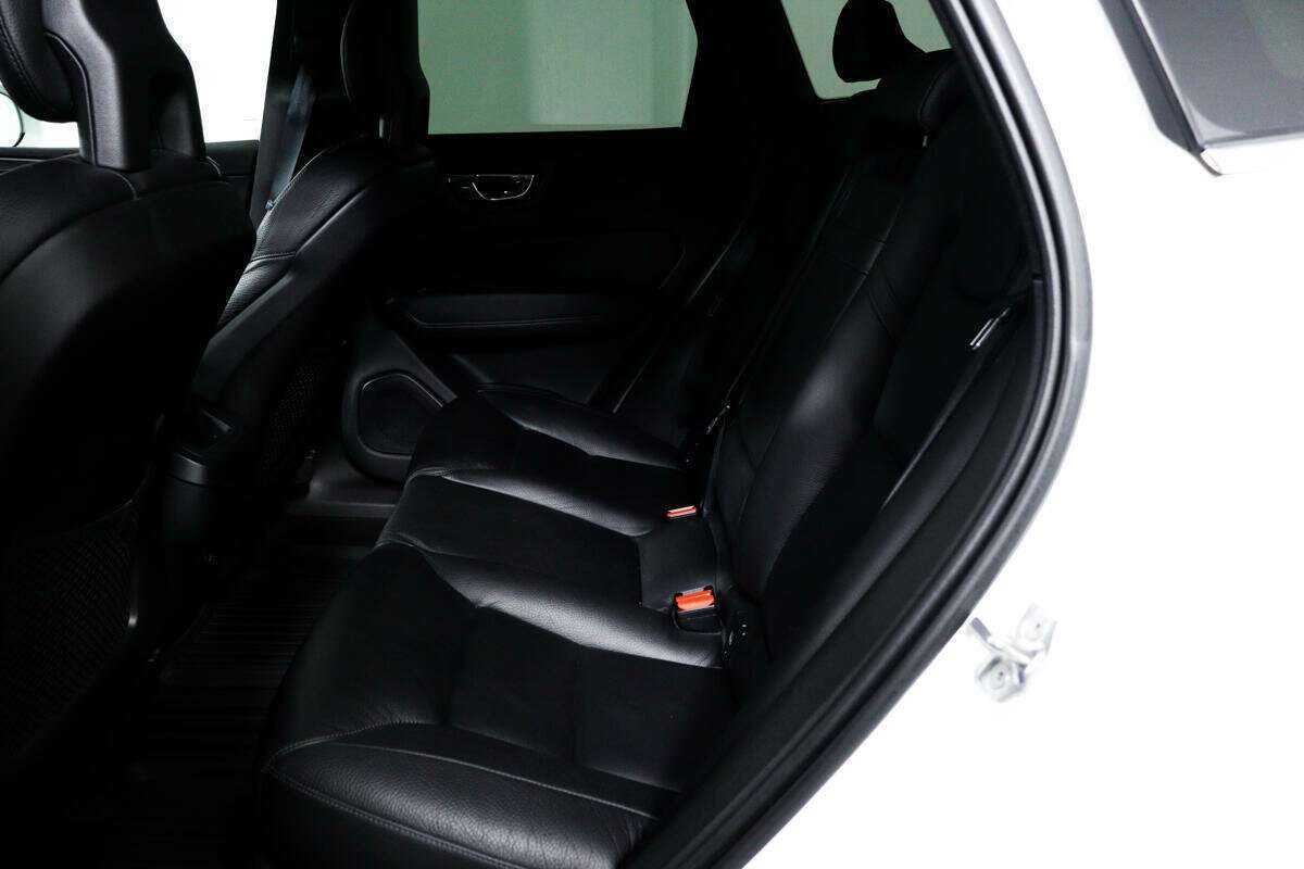 Volvo XC60 2018 года с пробегом. Фото: #11