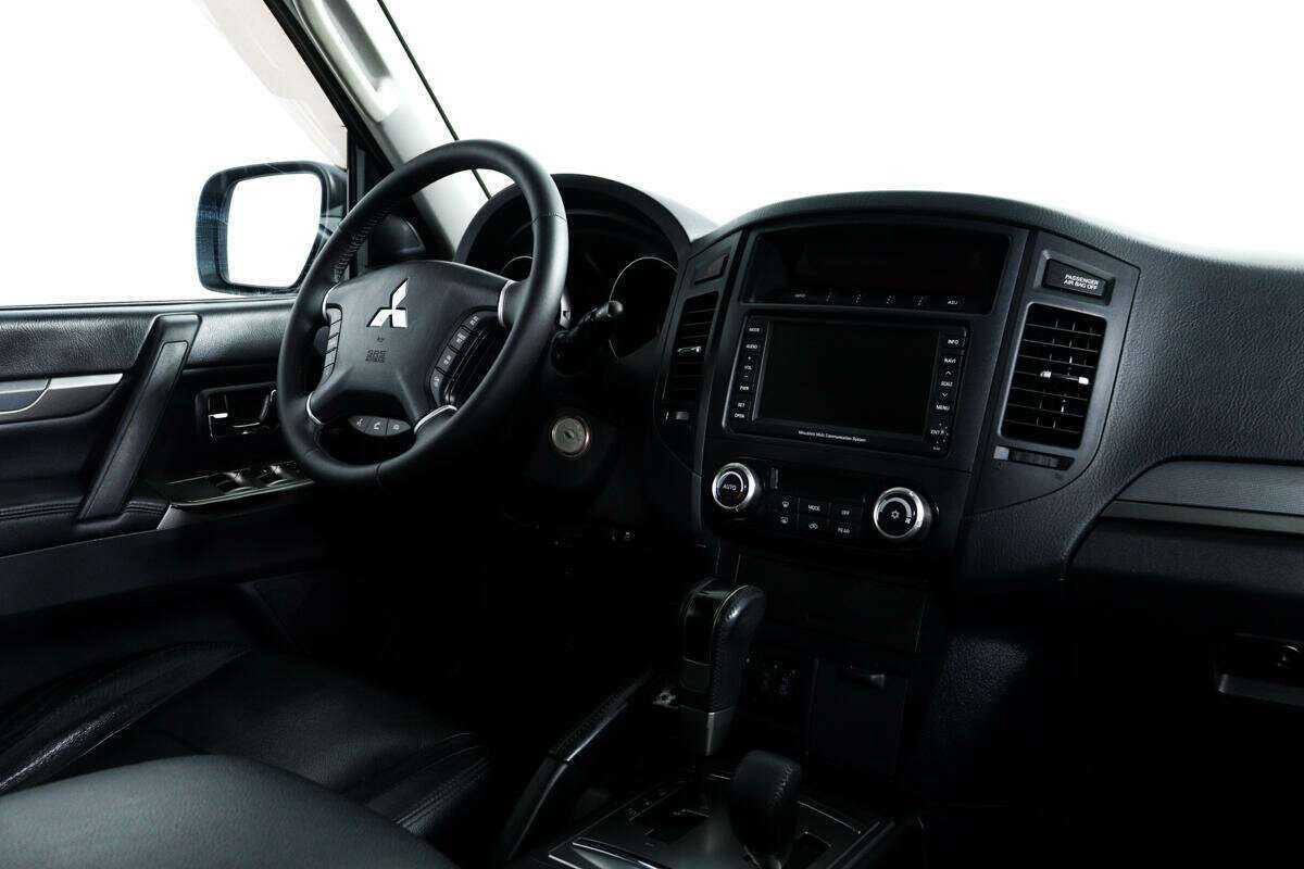 Mitsubishi Pajero 2012 года с пробегом. Фото: #8
