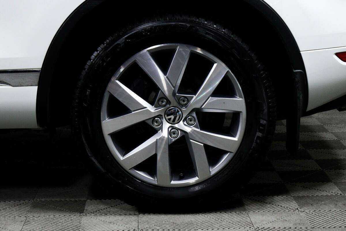 Volkswagen Touareg 2013 года с пробегом. Фото: #13