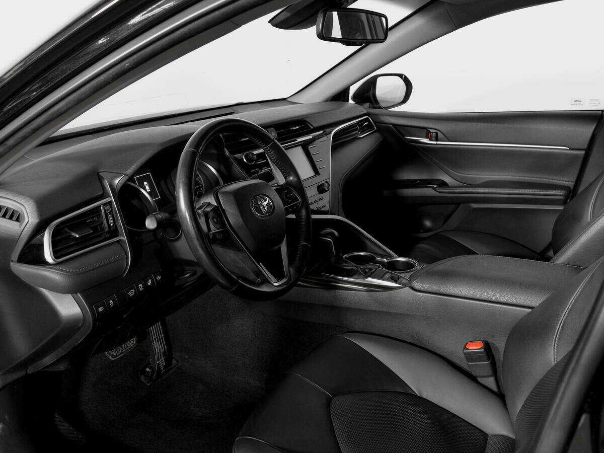 Toyota Camry 2021 года с пробегом. Фото: #14
