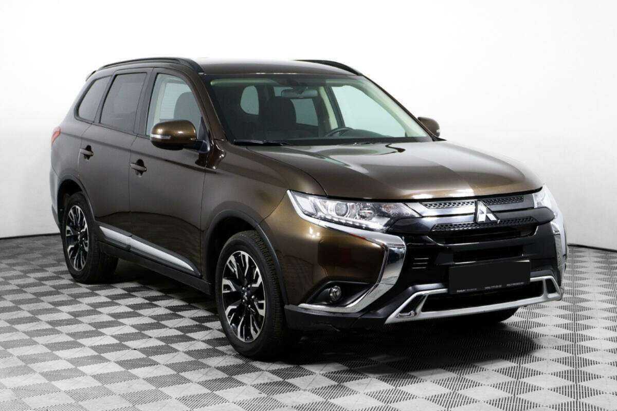 Mitsubishi Outlander 2022 года с пробегом. Фото: #2
