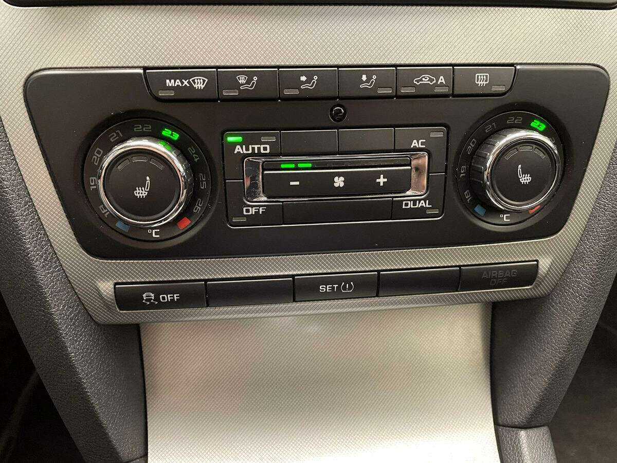 Б/У Шкода Октавия 2012 года. Фото: #16