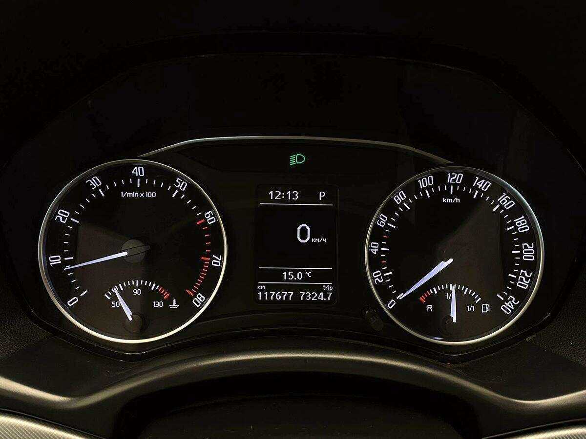 Б/У Шкода Октавия 2012 года. Фото: #18