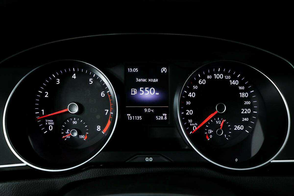 Б/У Фольксваген Пассат 2016 года. Фото: #9