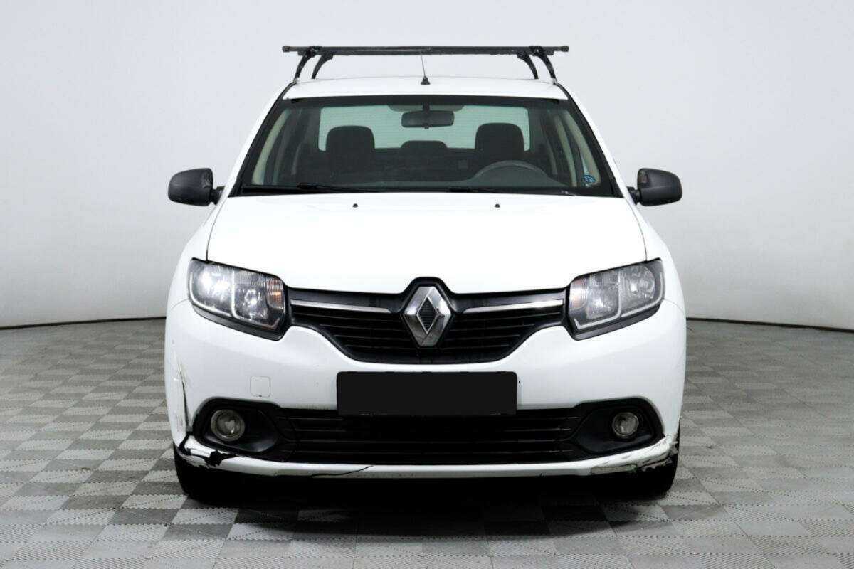 Б/У Рено Логан 2016 года. Фото: #1