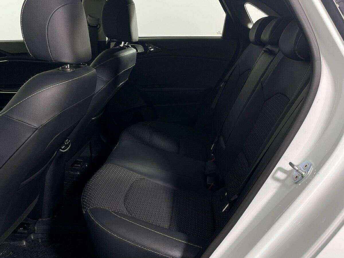 Б/У Киа Сид 2018 года. Фото: #9