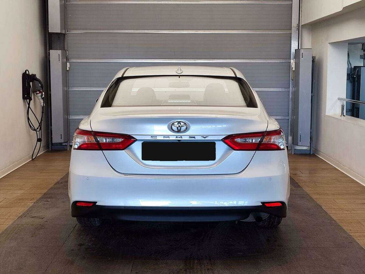 Toyota Camry 2018 года с пробегом. Фото: #4