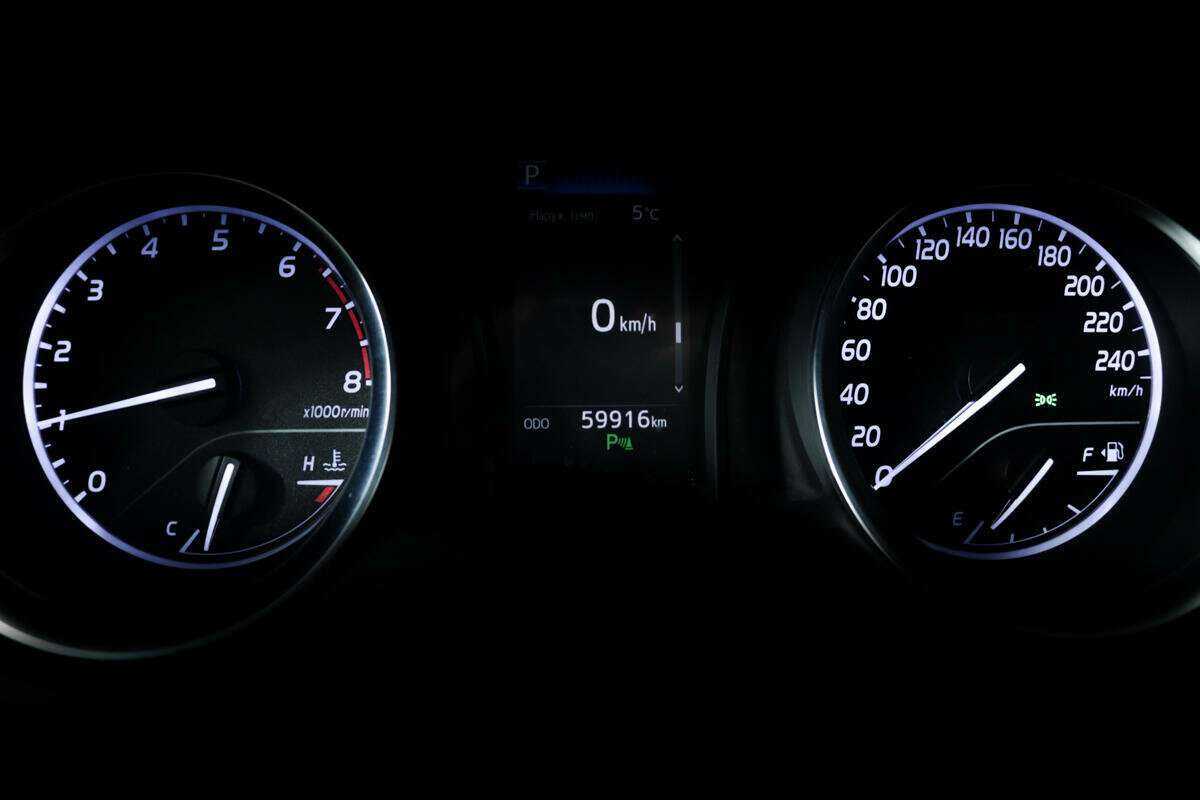 Toyota Camry 2019 года с пробегом. Фото: #9