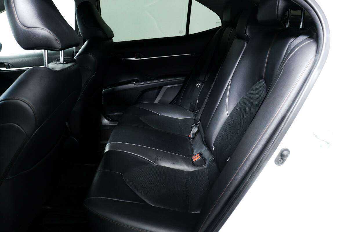 Toyota Camry 2020 года с пробегом. Фото: #11