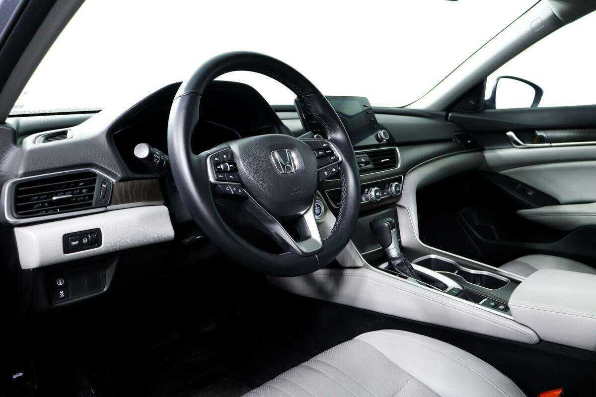 Honda Accord 2018 года с пробегом. Фото: #12