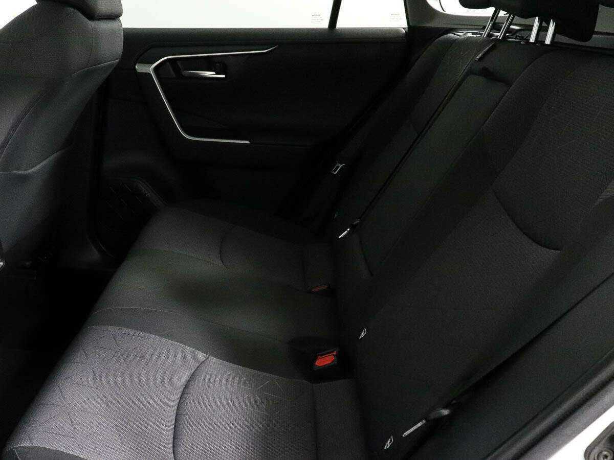 Toyota RAV4 2020 года с пробегом. Фото: #7