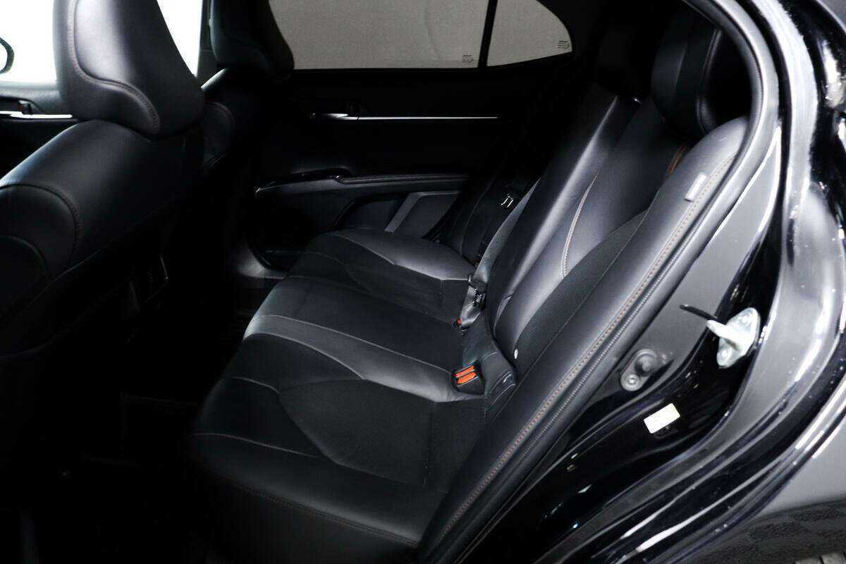 Toyota Camry 2018 года с пробегом. Фото: #11