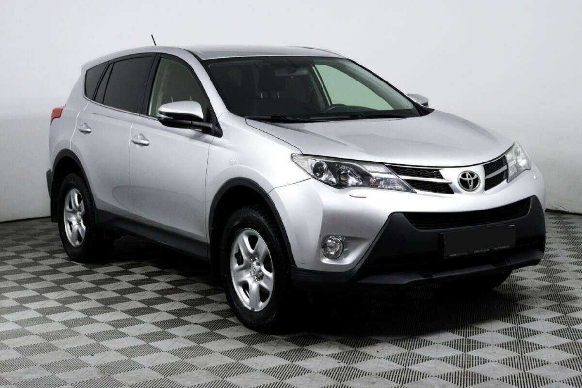 Toyota RAV4 2015 года с пробегом. Фото: #2
