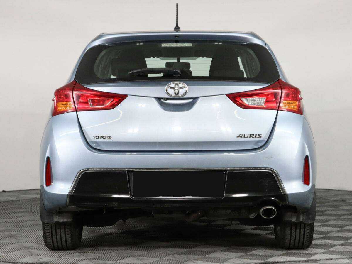 Б/У Тойота Аурис 2013 года. Фото: #5