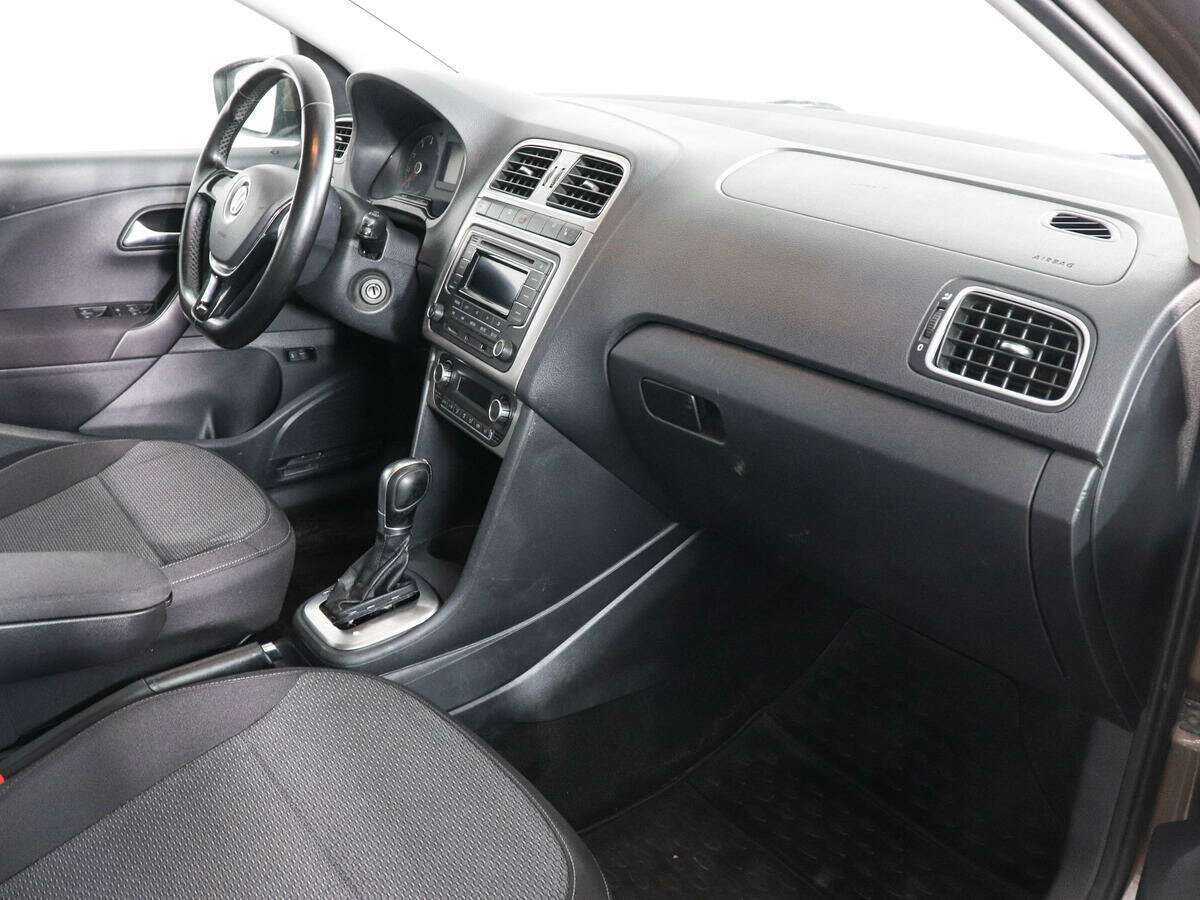 Б/У Фольксваген Поло 2016 года. Фото: #8