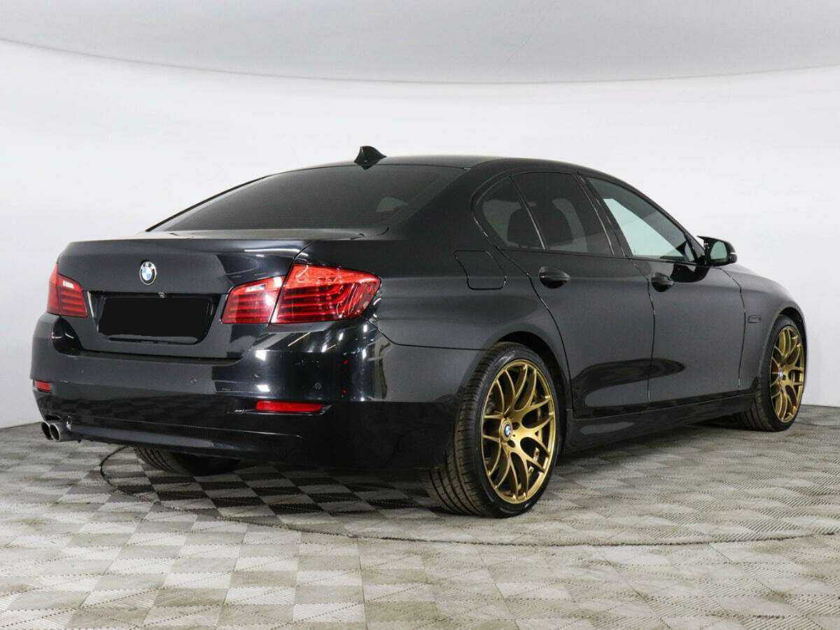 BMW 5 серии 2016 года с пробегом. Фото: #1