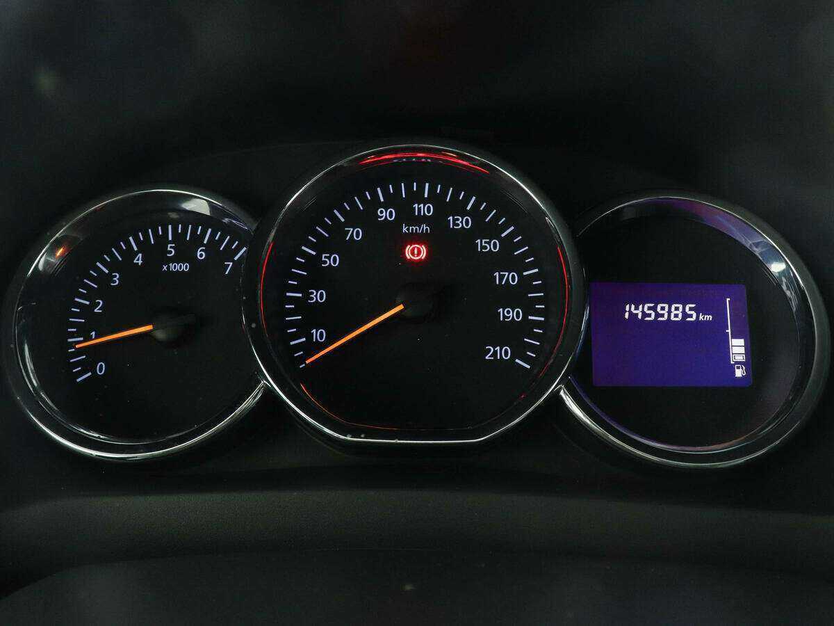 Б/У Рено Логан 2014 года. Фото: #9