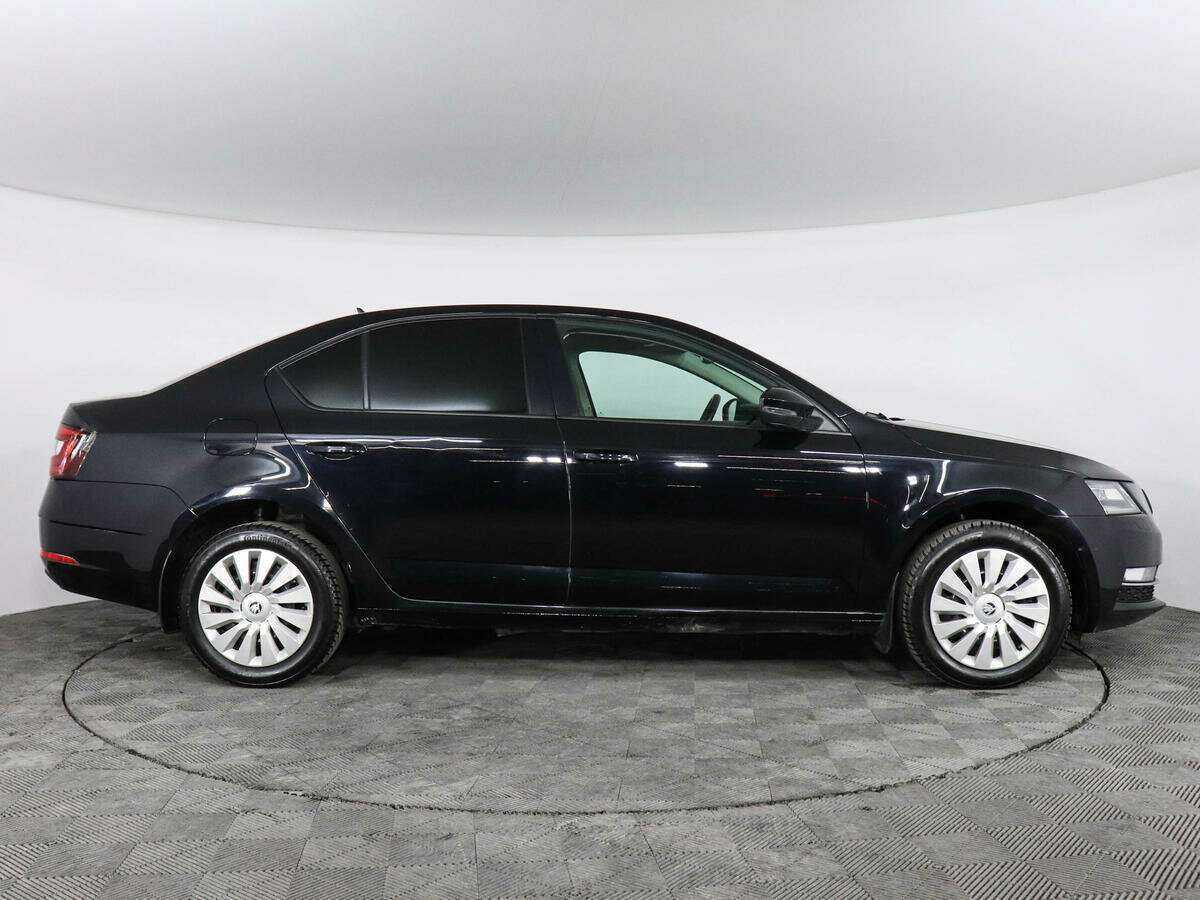 Б/У Шкода Октавия 2018 года. Фото: #3