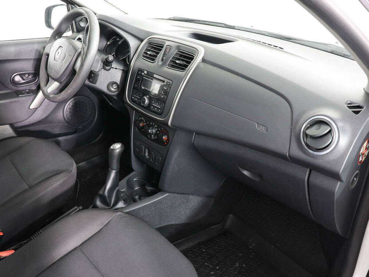 Б/У Рено Логан 2014 года. Фото: #5