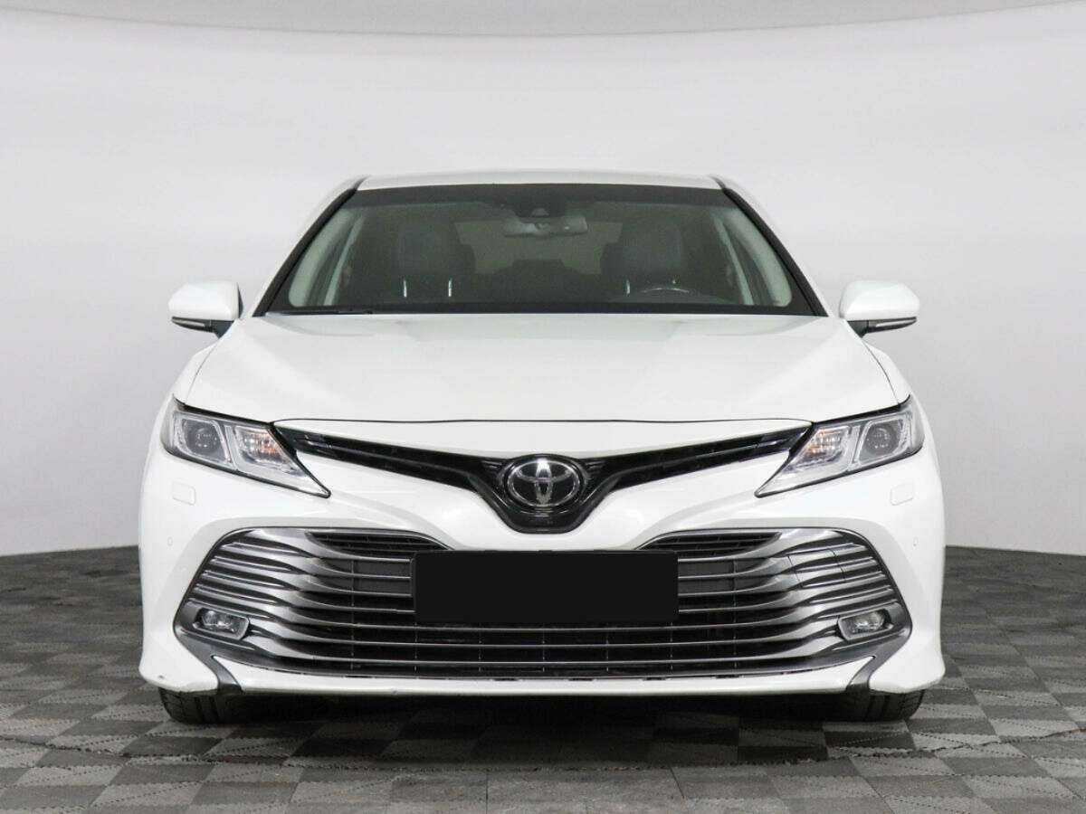 Toyota Camry 2019 года с пробегом. Фото: #1