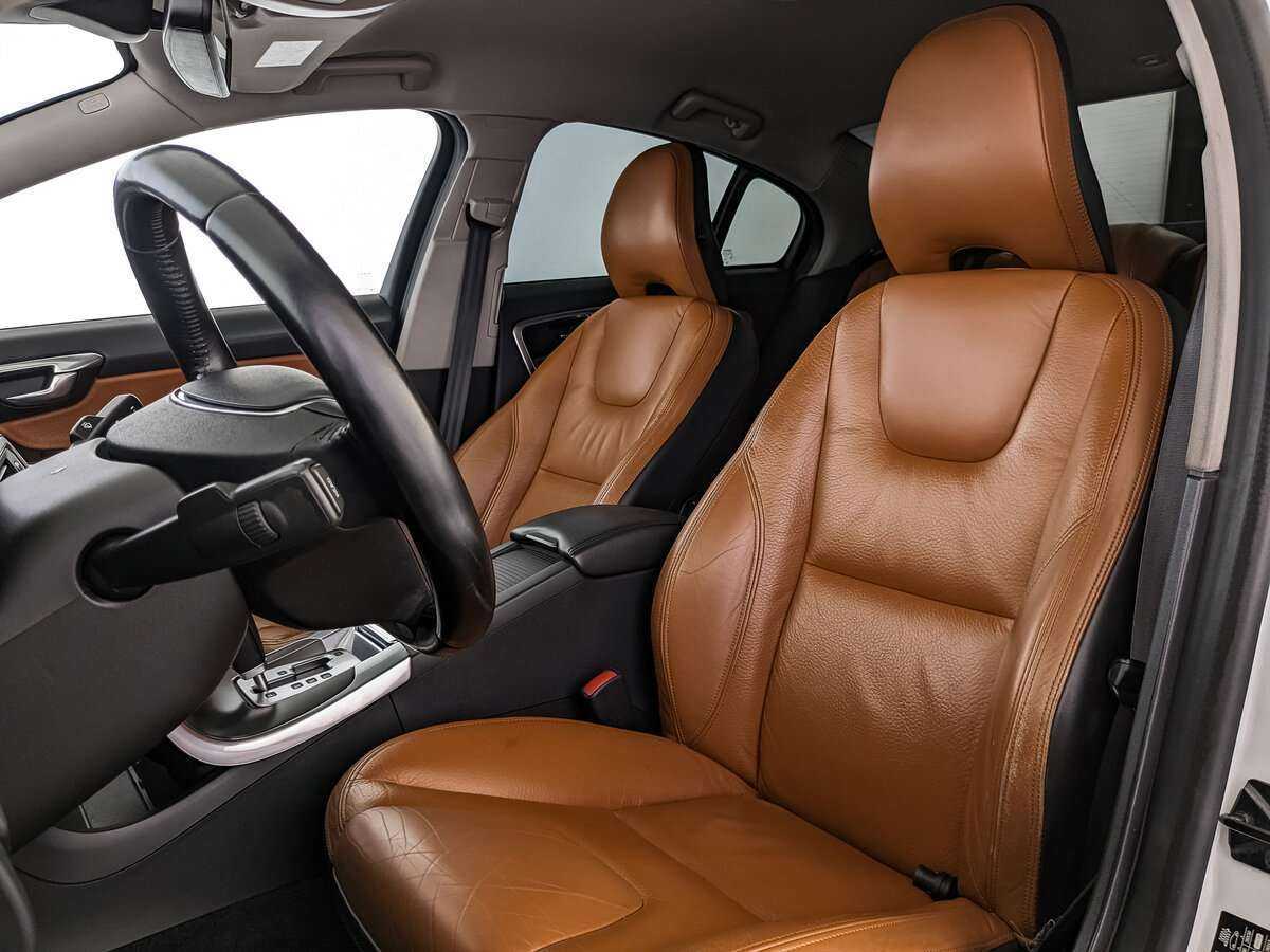 Б/У Вольво С60 2012 года. Фото: #17