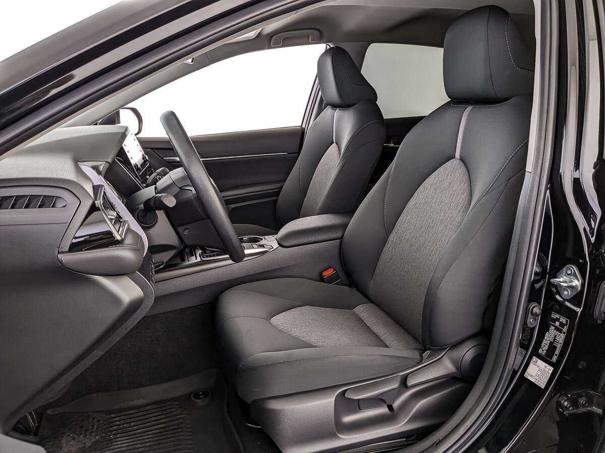 Toyota Camry 2021 года с пробегом. Фото: #18