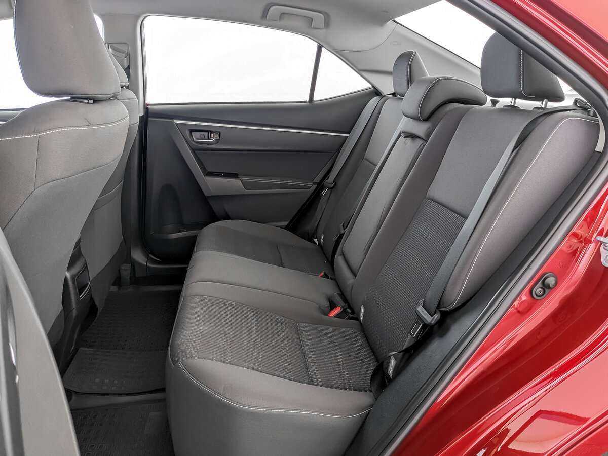 Б/У Тойота Королла 2018 года. Фото: #10