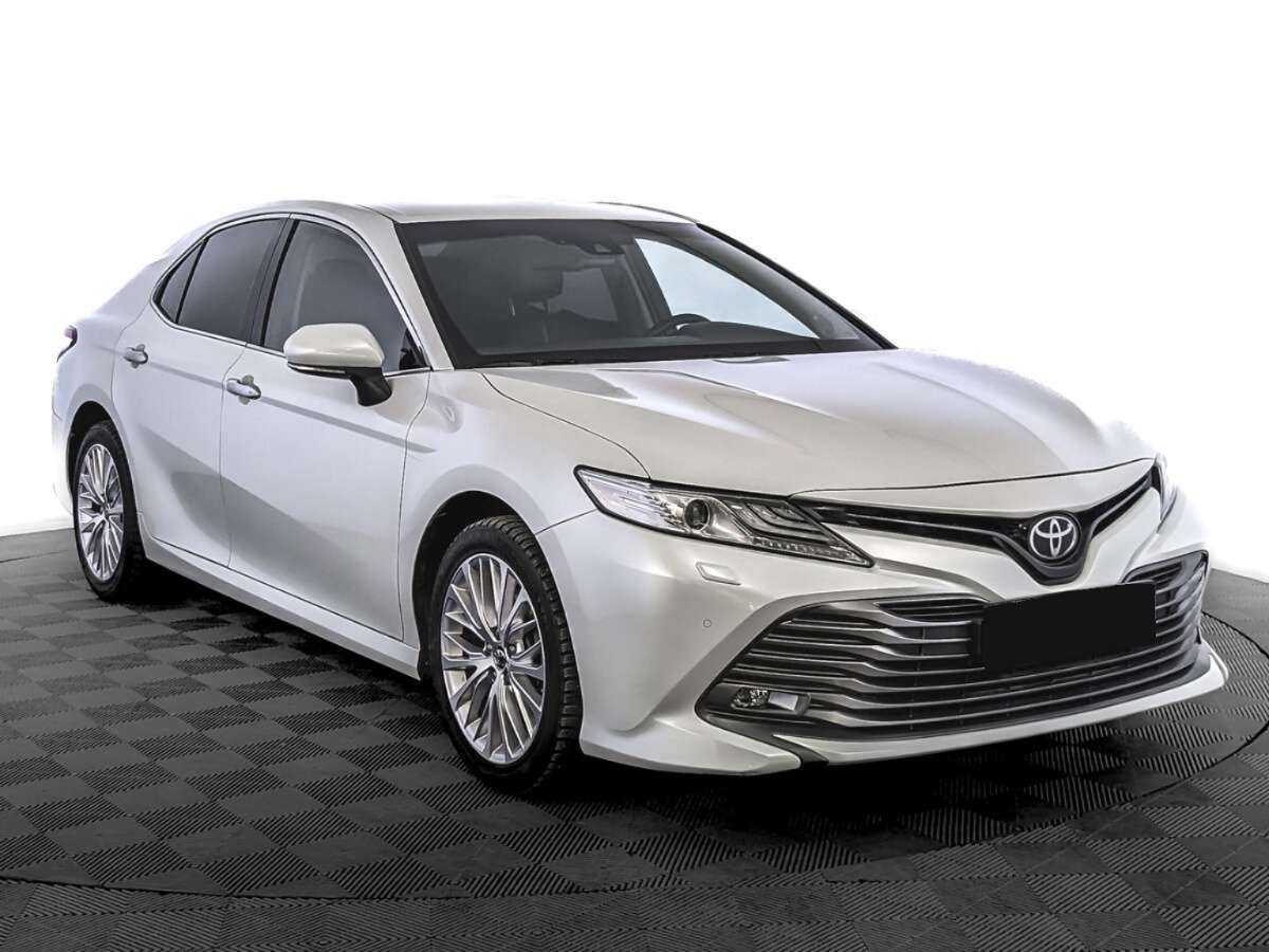 Toyota Camry 2019 года с пробегом. Фото: #2