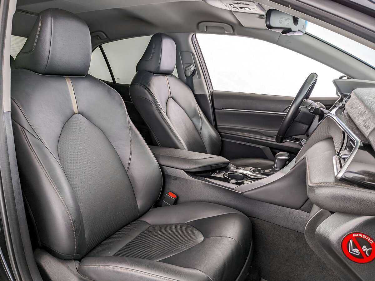 Toyota Camry 2019 года с пробегом. Фото: #19