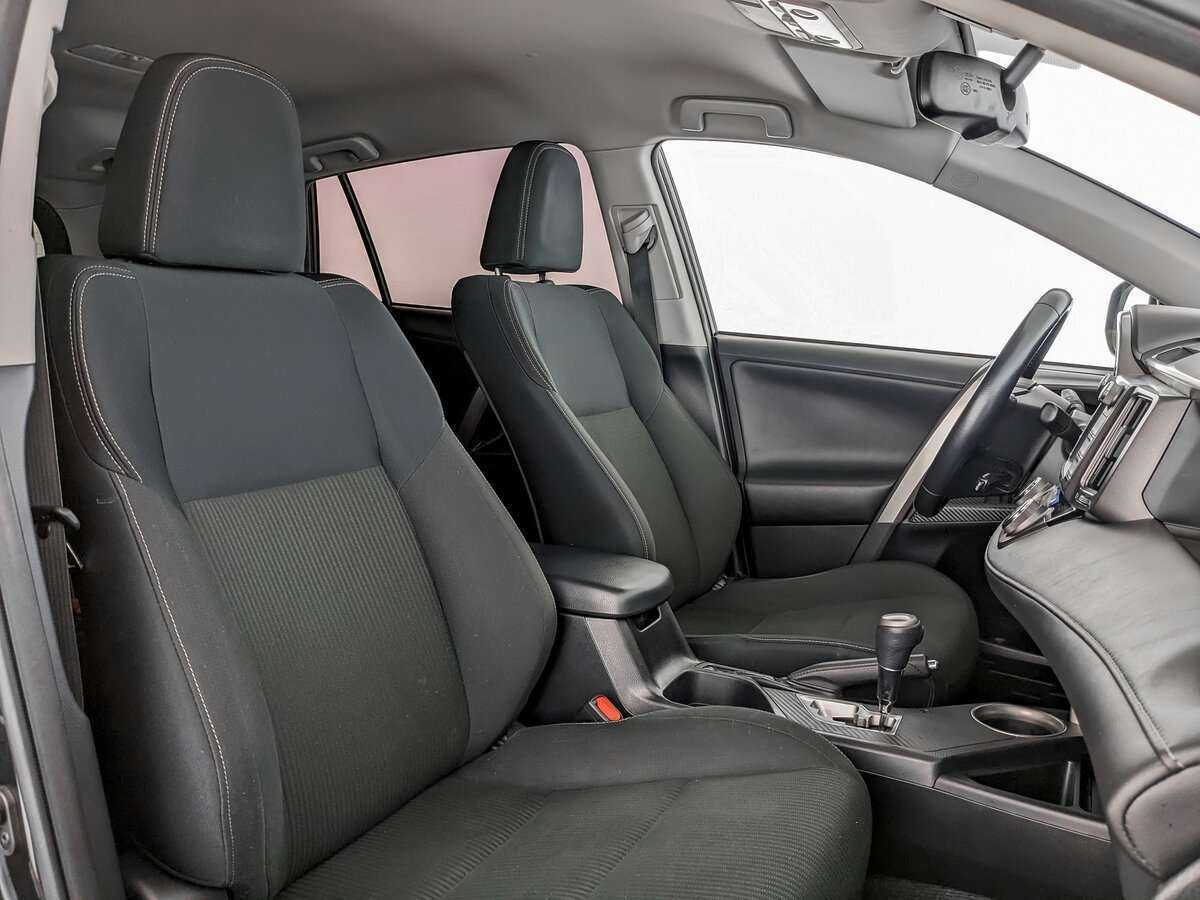 Б/У Тойота Рав4 2014 года. Фото: #17