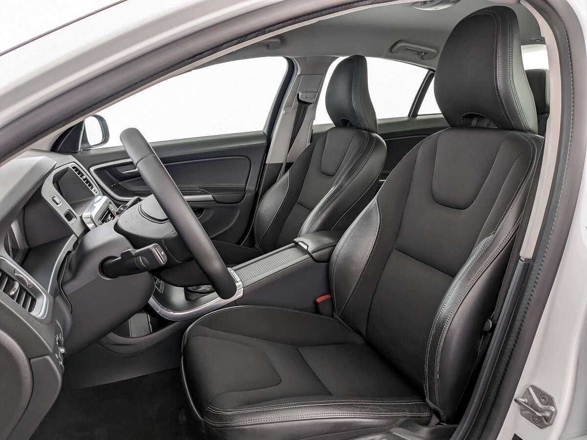 Б/У Вольво С60 2015 года. Фото: #15