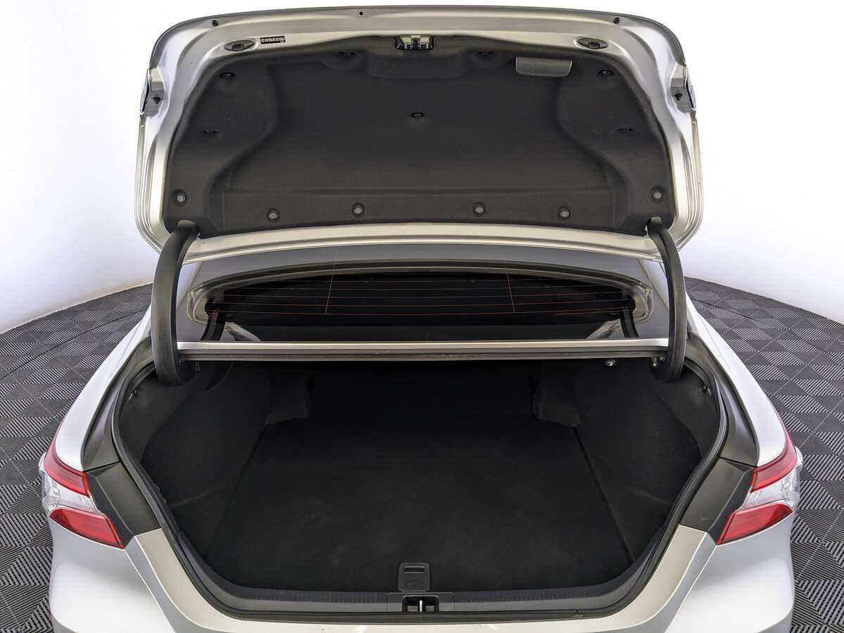 Toyota Camry 2020 года с пробегом. Фото: #9