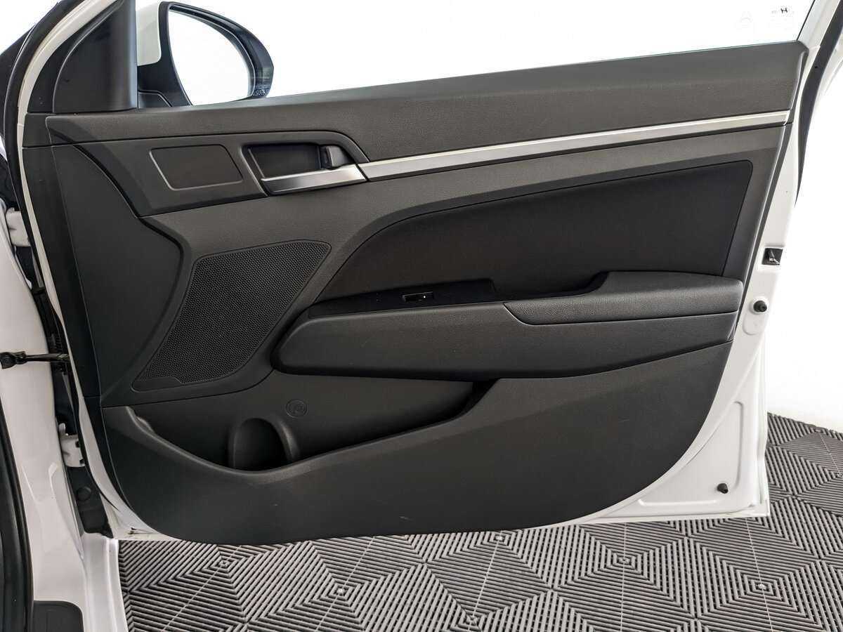 Б/У Хендай Елантра 2020 года. Фото: #24