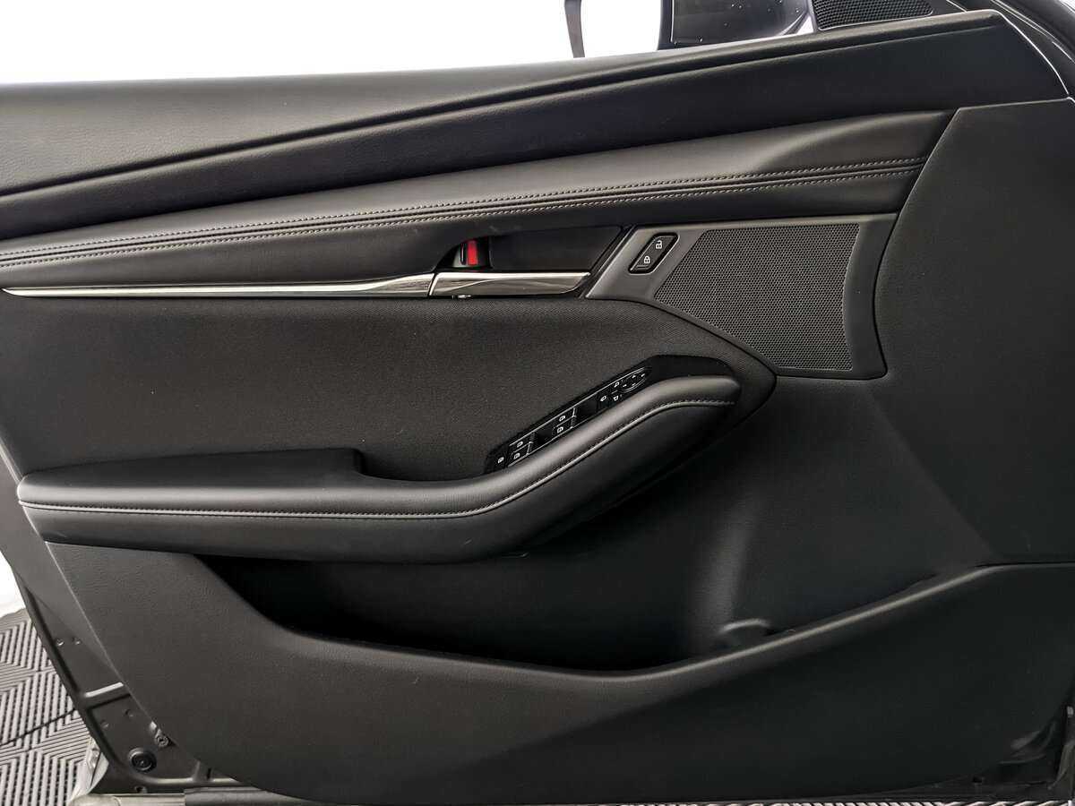 Mazda 3 2019 года с пробегом. Фото: #13