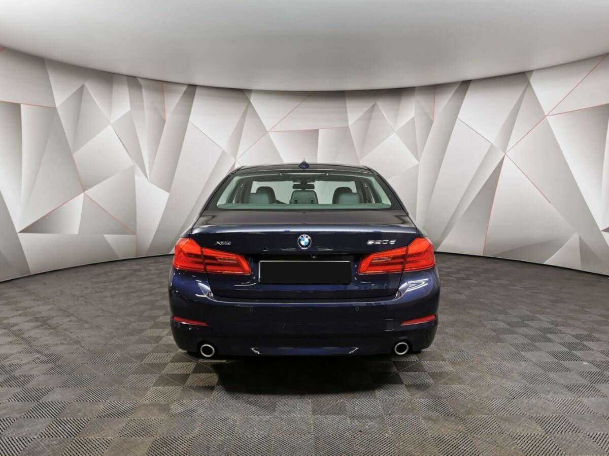 BMW 5 серии 2018 года с пробегом. Фото: #7