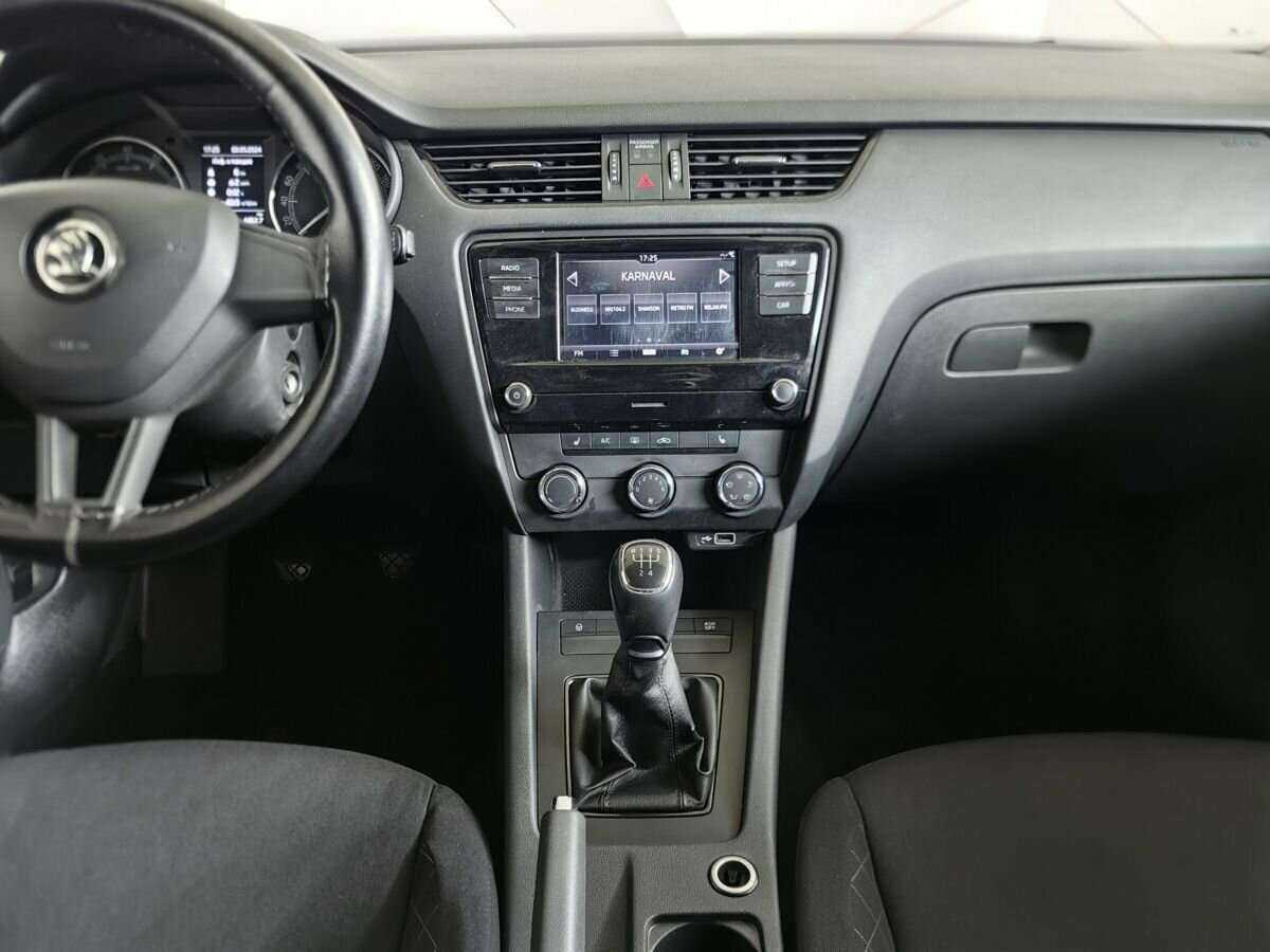 Б/У Шкода Октавия 2019 года. Фото: #10