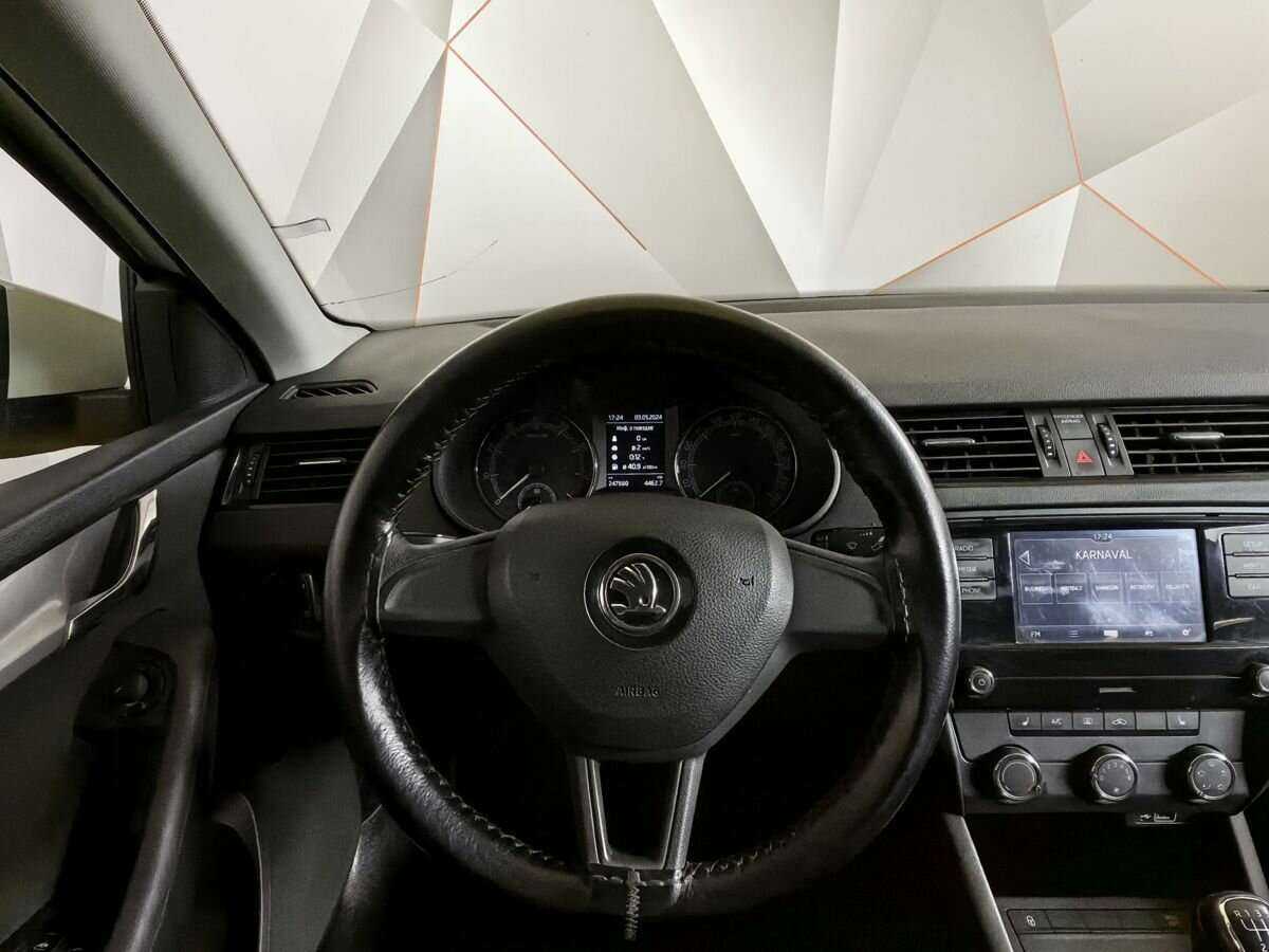 Б/У Шкода Октавия 2019 года. Фото: #14