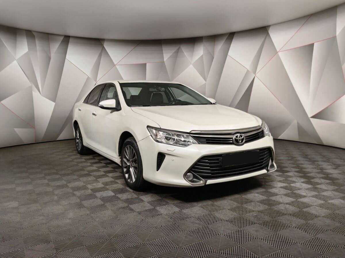 Toyota Camry 2017 года с пробегом. Фото: #2