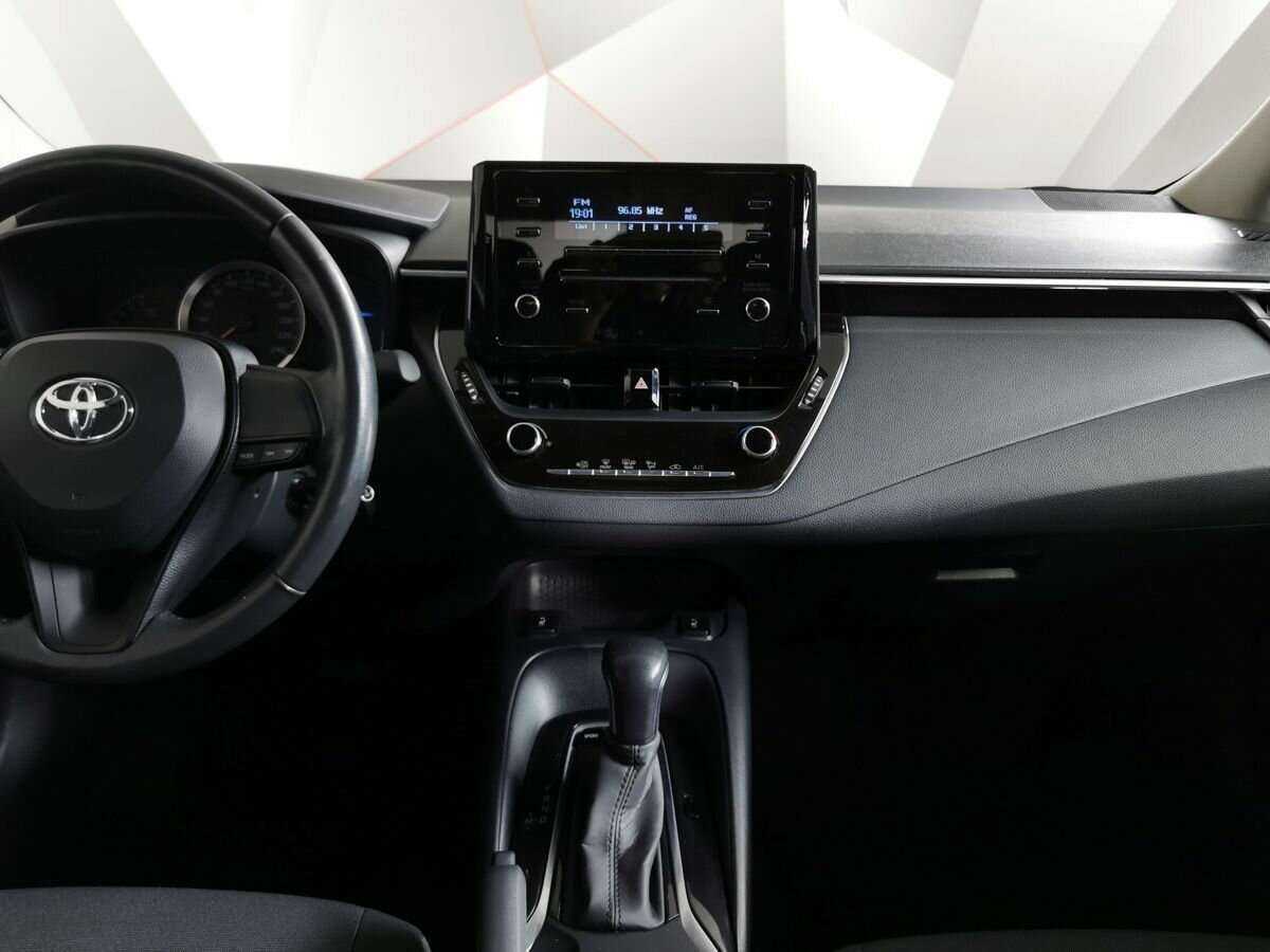 Б/У Тойота Королла 2019 года. Фото: #10