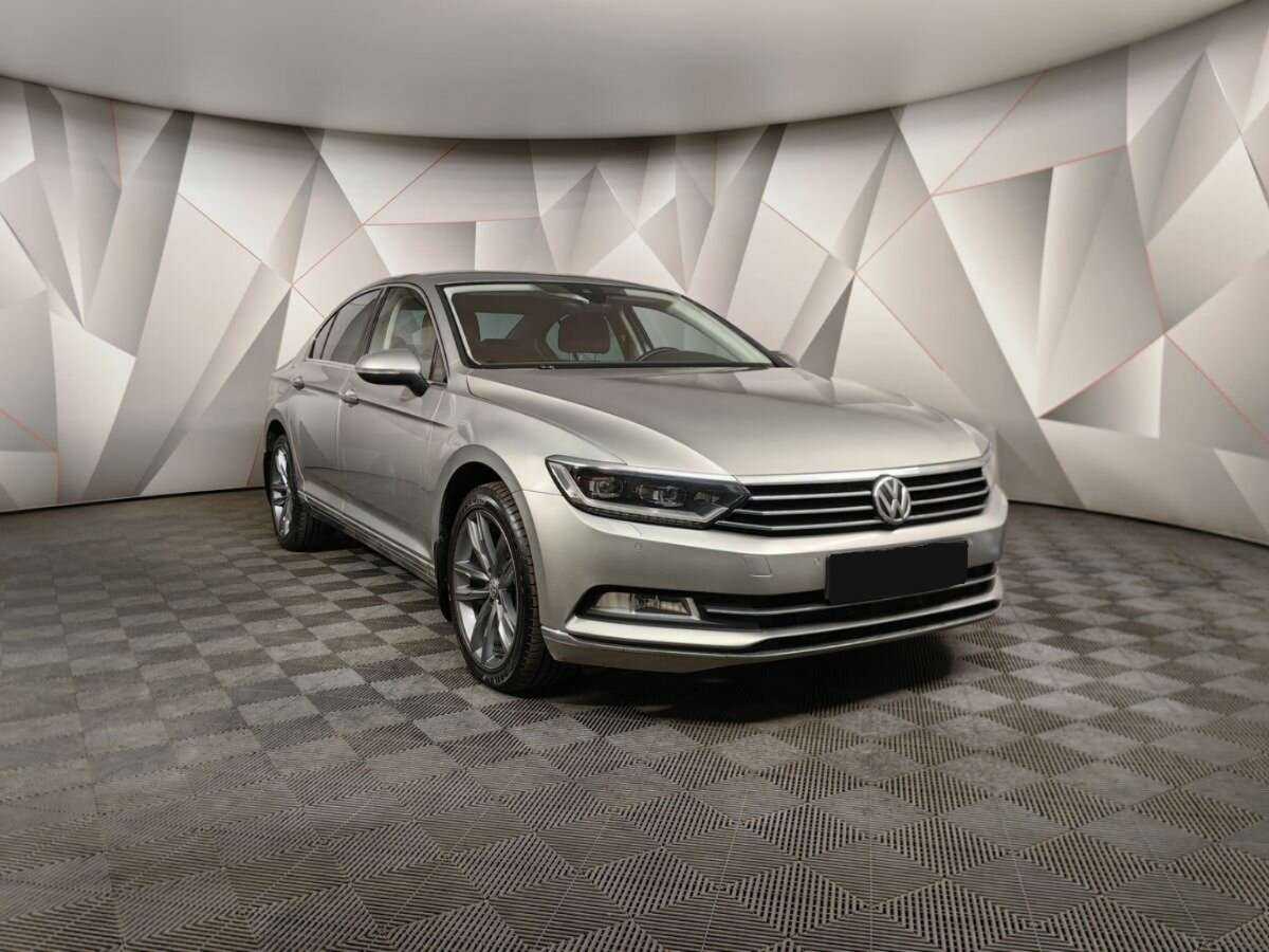 Volkswagen Passat 2017 года с пробегом. Фото: #2