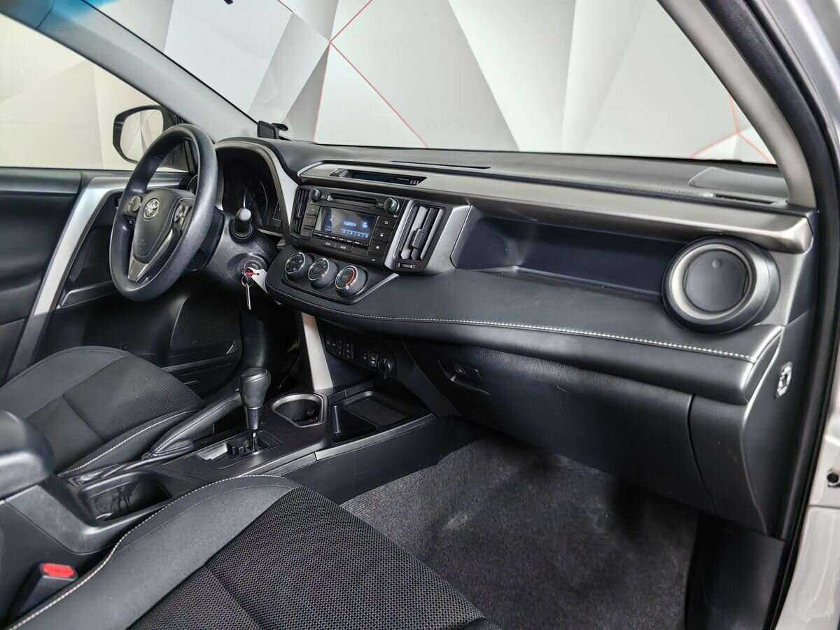 Toyota RAV4 2016 года с пробегом. Фото: #7