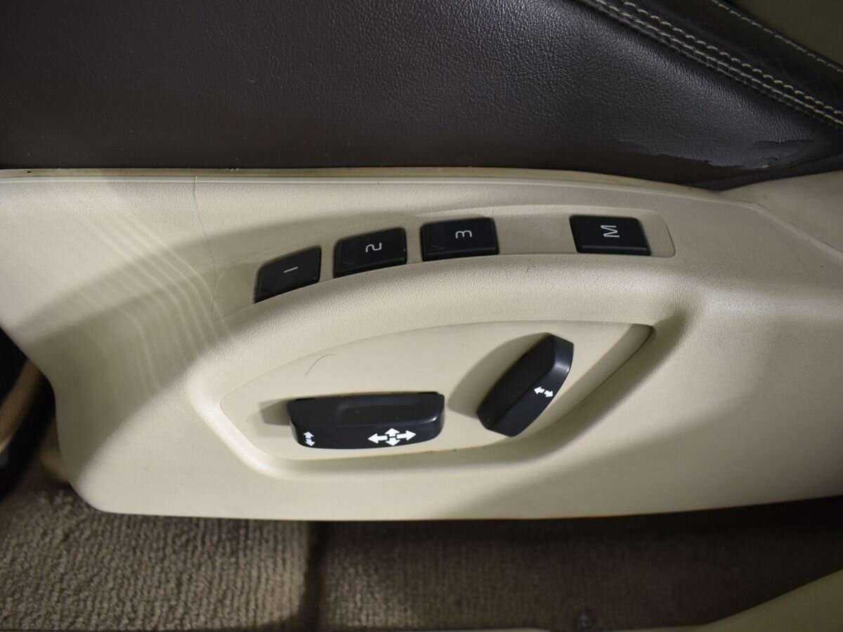 Б/У Вольво ИксЦ60 2013 года. Фото: #11