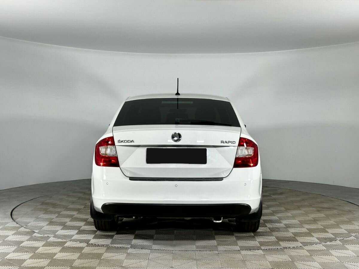 Б/У Шкода Рапид 2016 года. Фото: #3